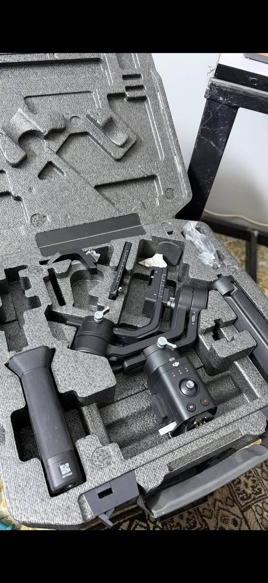 رونن ronin sc 
نضافة 95%
السعر 250 
المكان البلديات


**إذا كنت صاحب هذا الإعلان وتريد حذفه لأي سبب، رجاءا أرسل رسالة إلى الدعم الفني**