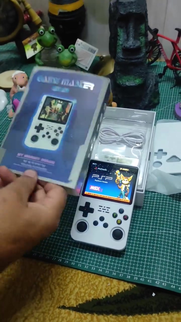 جهاز العاب جهاز العاب محمول ماركة - Game Master R36S -
بي اكثر من 10 محاكيات واكثر من 15 الف لعبة
الألعاب: يأتي مزودًا بمحاكي مسبق التحميل ويدعم الآلاف من الألعاب الكلاسيكية من منصات متعددة مثل PSP وPS1 وN64 وGBA وغيرها من المحاكيات المتوفره
من ضمنها العاب gta vice city - mortal kombat 
السعر 30 الف


**إذا كنت صاحب هذا الإعلان وتريد حذفه لأي سبب، رجاءا أرسل رسالة إلى الدعم الفني**