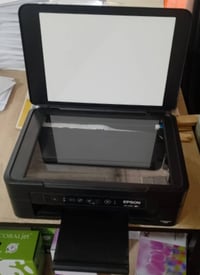 للبيع طابعة EPSON  XP-2155 حاجة نقية وتمشي مليح  المكان جيجل  06590707...