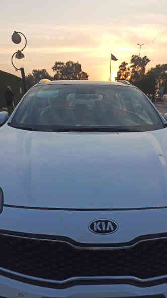 سبورتج موديل 2018 خليجي رقم بغداد انكليزي بصمه بانوراما تبريد قطعتين  سياره جاهزه من كلشي فقط صبغ في المكان لمحدد مكينه2000دوش 
للتواصل عل رقم *********** ما جاوب خاص فقط العسر ١٩٥
