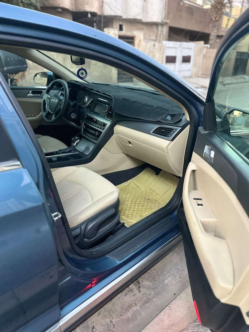 السلام عليكم ورحمة الله وبركاته من رخصة صاحب البيج معروضه سوناتا موديل 2016لون مثل ما موضح بصوره سياره ماشيه حقيقي 45امريكية جيدي اي حادثها خشم البنيد وجاملغ بدون دواخل والباب الامامي والخلفي وجاملغ مصبوغات اثر شخوط وكردحات خفيف بدون اي دواخل ولا فتح اي بطاين وكير ومحرك مكفولات سياره جديده بمعنى الكلمه يعني تعتبر سياره مصبوغه صفحة كامله عكس السايق بس صبغ بدون معجون ولا دواخل اثر شخوط حادثها واكو سونار يحكم عليها وترايها وين ميعجبك مكان السياره بغداد البياع رقمها بغداد بسم راعيها الشرعي تحويل مباشر رقم انكليزي بيها والي يحب يستفسر برسم الخدمه يتفضل خاص وحاضر اني مكلف بل منشور وسعر معروضه 127$


**إذا كنت صاحب هذا الإعلان وتريد حذفه لأي سبب، رجاءا أرسل رسالة إلى الدعم الفني**