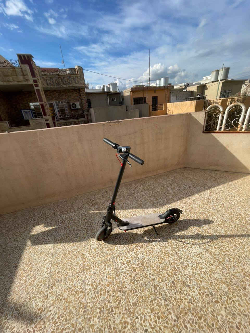 السلام عليكم سكوترشحن للبيع السعر 250للاستفسار الاتصال على الرقم ***********او***********
