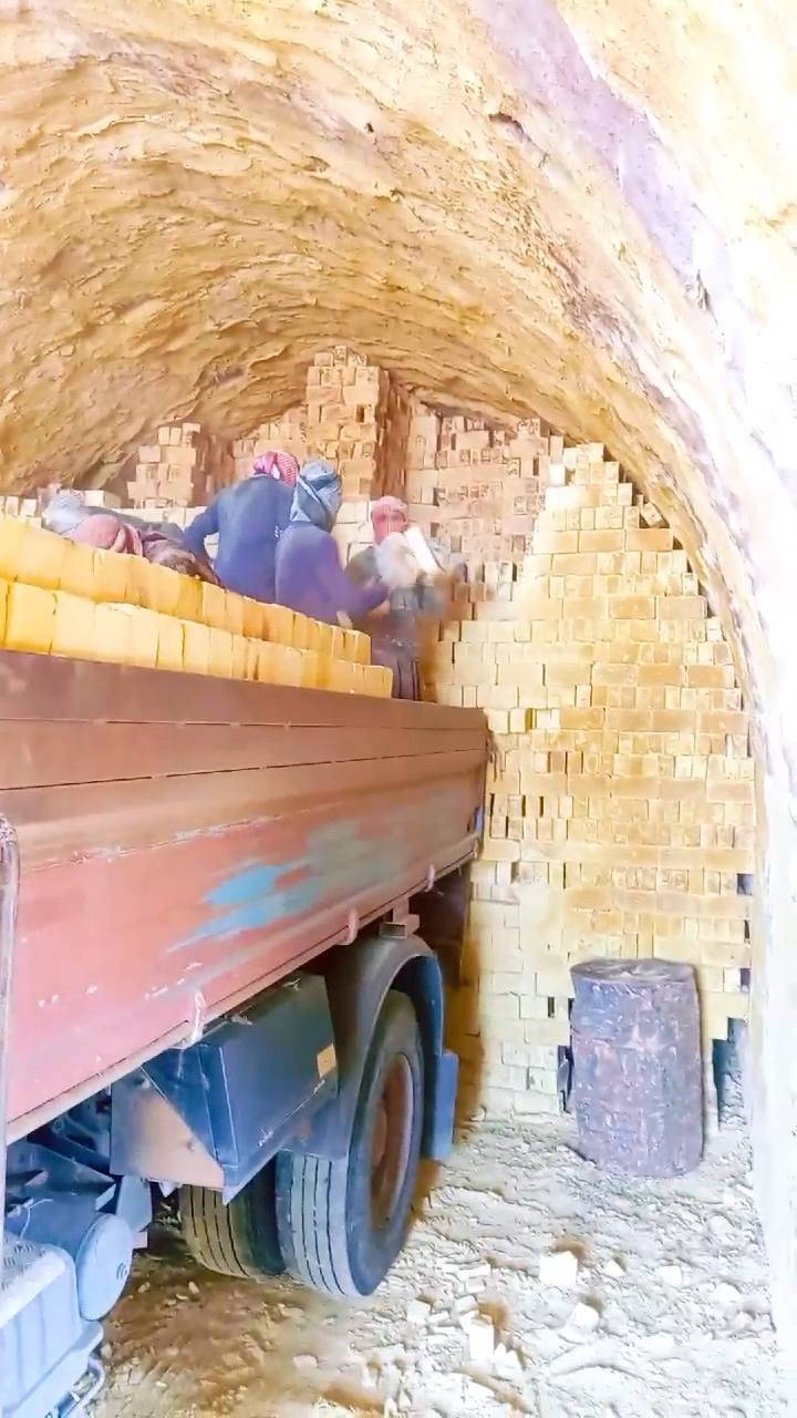 السلام عليكم طابوق درجه اولى شرط قالب ولون طابوق الإصلاح ويتوفر كسر والأسعار مناسبه والاستفسار اتصل على هذا الرقم ***********
