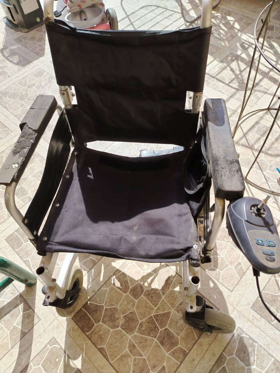 السلام عليكم صوبه نفطي يشتغل بس جام مكسور ودكمه مابي
وتلفزيون سمارت حجم 60 نوع uneva شاشه مالته مكسور وعربانه كهربائي يشتغل بس باتري مالته يحتاج تبديل


**إذا كنت صاحب هذا الإعلان وتريد حذفه لأي سبب، رجاءا أرسل رسالة إلى الدعم الفني**