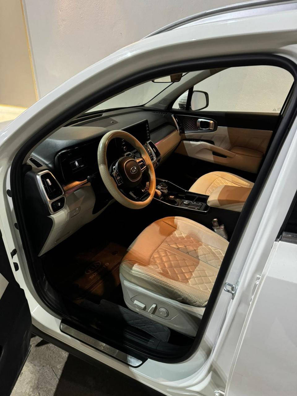 كيا سورنتو
موديل 2021 خليجي 
بصمه
كراسي كهرباء 
جنطة كهرباء 
لايتات زنون
حساس خلفي وامامي 
6 : سلندر 
7 : راكب 
3 قطع تبريد 
اشاره بالمرايه 
مرايات شفط 
ويل كروم
بردات خلفيه بلاديه 
ماشيه 105 الف كيلو
السعر 253
بيه صبغ بين البابين موضح بالصور 
*********** 
مكان النجف
