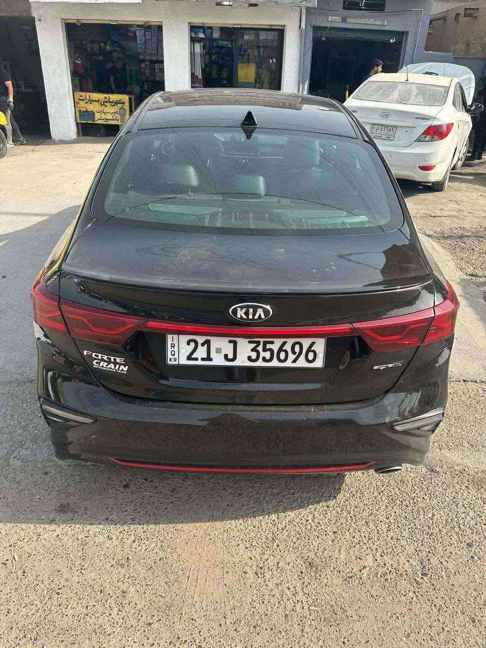 السلام عليكم
فورتي 2021 جيتي لاين GT_line بدون قطره صبغ وارد امريكي  دخول جديد محرك 2000 دوش ماشي 70 الف  بدون قطره صبغ  السياره ليبل واحد كلها فول  مواصفات  فتحه سقف 
رادارات 
نقطه عمياء 
اشاير ترحيب 
قبق جنطه ذكي 
كشنات حضن (جلد + مخمل) 
بصمه 
تحكمات ستيرن 
شاشه جبيره لمس 
وباقي المواصفات المعروفه
كلين بيهة بارد بالباب الورة وشبر مضبوغ
لمعرفة المزيد- ***********
