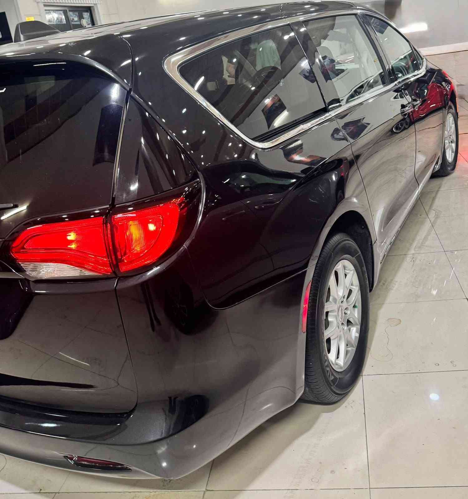 CHRYSLER VOYAGER, LX

للبيع كلايسلر فويجر وارد امريكي موديل 2022

رقم اربيل الجديد
لون اسود♠️♠️♠️

حجم محرك 3600

بصمة تشغيل وابواب بصمة وتشغيل عن بعد 

ابواب سلايد كهربائي ⚡️ 

صندوك كهربائي شفط

رادار امامي تحديد مسار توقف ذاتي 

كشن كهرباء

سيارة حادثه حافت الجاملغ 
وقطعطين كلير امريكا
راديترات لغود شواصي كفاله 

سعر.   187$
للتواصل *********** 
مكان سياره بغداد زيونه بغداد, العراق
