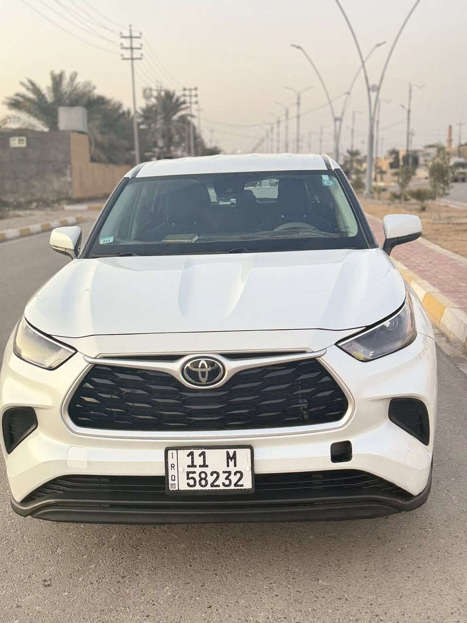 تويوتا هايلندر  موديل ٢٠٢٢ امريكي ..
محرك 3.5 ( 6 سلندر )
ماشي 123 الف كيلو
 الضرر مبين بالصورة مصبوغ باب الصندوق فقط  الباقي بشرط.. مواصفات lE
 (بصمة+ كشن كهربائي السائق+ تبريد مركزي 3 قطع + ٧راكب كامل) 
السعر 275  ورقة للبيع فقط ..
 صور أمريكا والحادث مرفقة مع الصور
للاستفسار ..  
*********** اتصال او واتساب تويوتا هايلاندر
