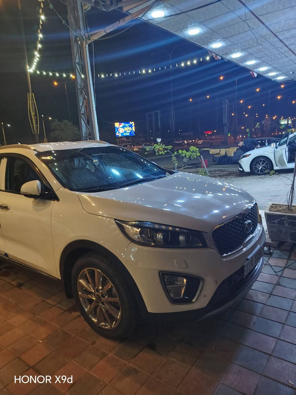 سلام عليكم بيع فقط سورنتو موديل 2017 
كفاله عامه سيارة جديده بحالة الشركه 
ماشيه 125 فول مواصفات عده البنورامه 
رقم بغداد بسمي تحويل مباشر بسم المشتري 
مكان السيارة الأنبار فلوجه السعر 245 وبيه مجال 
هاتف *********** 📞
هاتف *********** 📞
