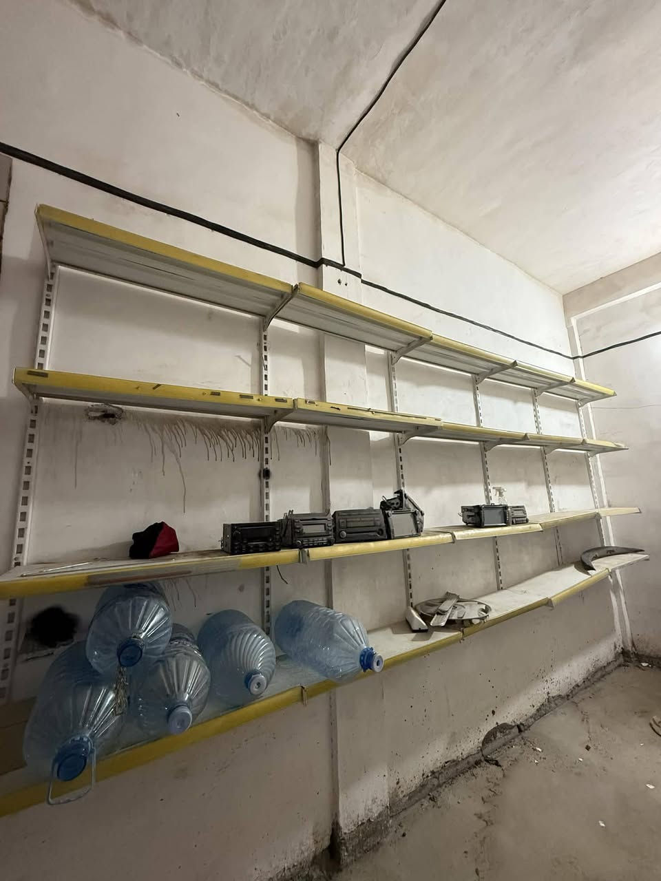 رفوف مال محلات للبيع 
هنه ولاميز للاتصال ‏‪***********‬‏
