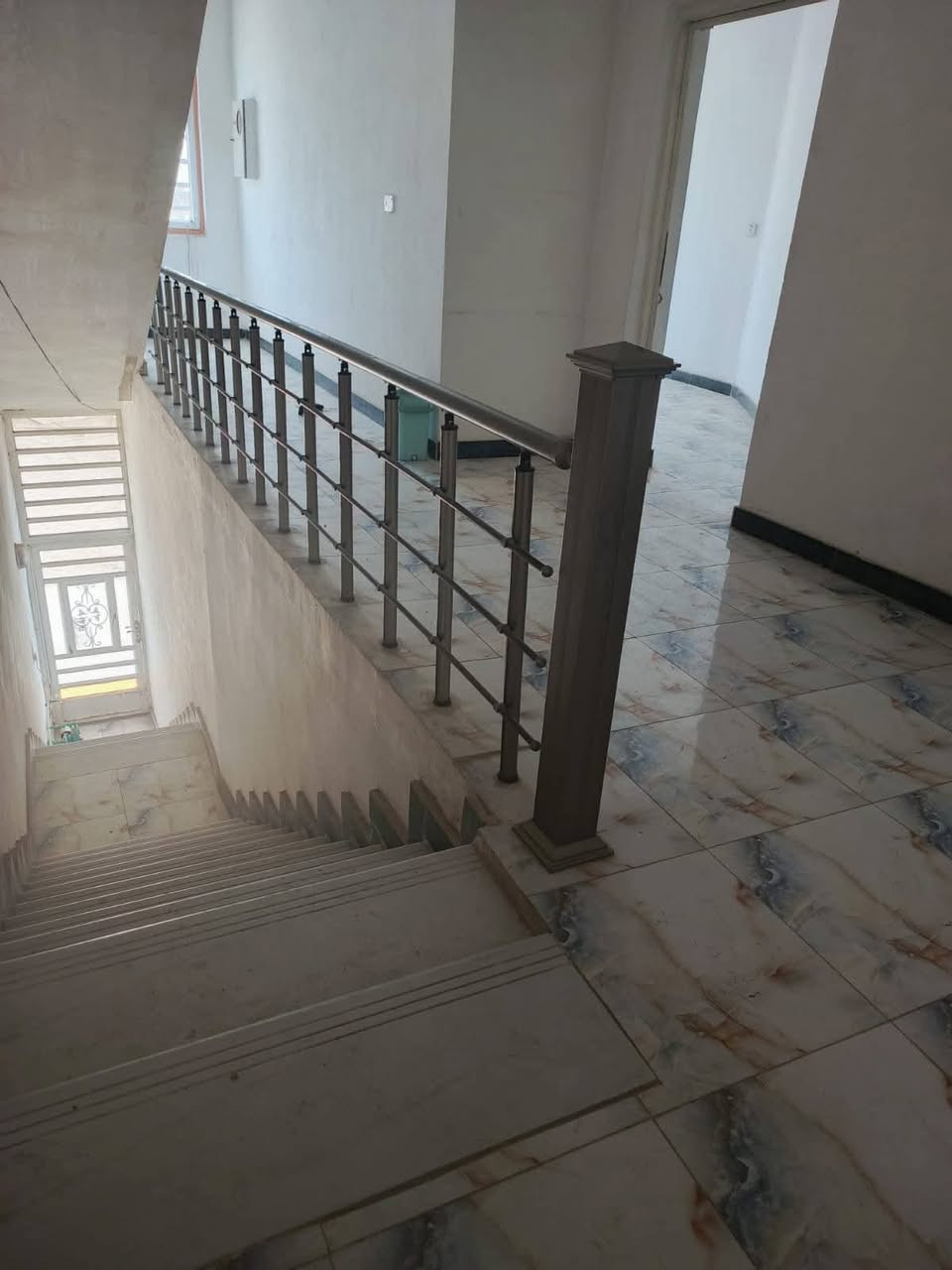 7_شقة للايجار 300سعر جديد مباشر على شارع قرب حلويات قصر الشام 
تحتوي على غرفة نوم وصالة وكليدور ومطبخ وصحيات ؤبلكونه ومنور... بناء حديث على الشارع مباشرة السعر عليه وتساب 
العنوان... شارع 80 من جهة النجف قرب حلويات قصر الشام


**إذا كنت صاحب هذا الإعلان وتريد حذفه لأي سبب، رجاءا أرسل رسالة إلى الدعم الفني**