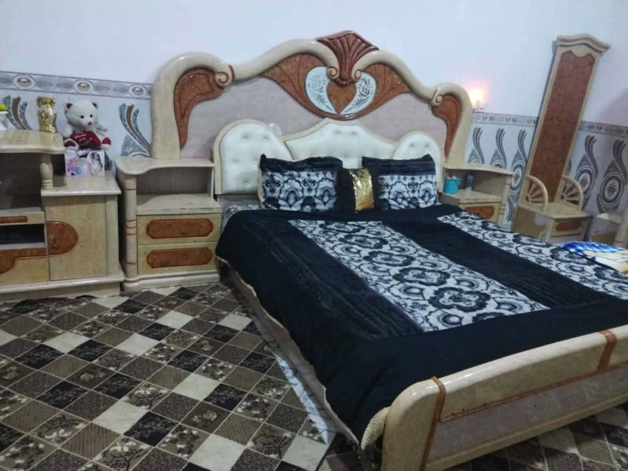 غرفه تركي مستعمله للبيع السعر 400وبيها مجال  المكان هيت
***********
