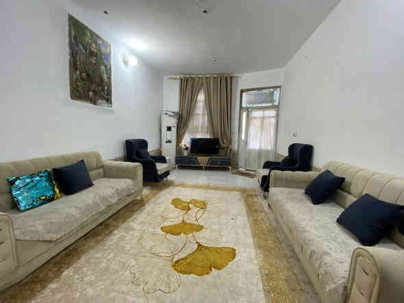 دار سكن طابو زراعي في حي ( ازليزل ) 
خلف بيت الحاج ( جوده اكويجو ) 
بجانب بيت سيد ( شهيد الجمراوي ) 
على شارع ( الرئيسي ) - ( ركن ) 
المساحة ١٦٥ / م 
يحتوي على ( غرفتين نوم ) 
صحيات داخلية + خارجية - بناء ابلوك - صب كونكريت 
ماء - كهرباء - ارضية بورسلين 

للاستفسار مراجعة مكتب ( غيدان ) للعقار  
واسط - الزبيدية - مقابيل حي ( الصناعي )  
***********  
*********** محمد سيد غازي
