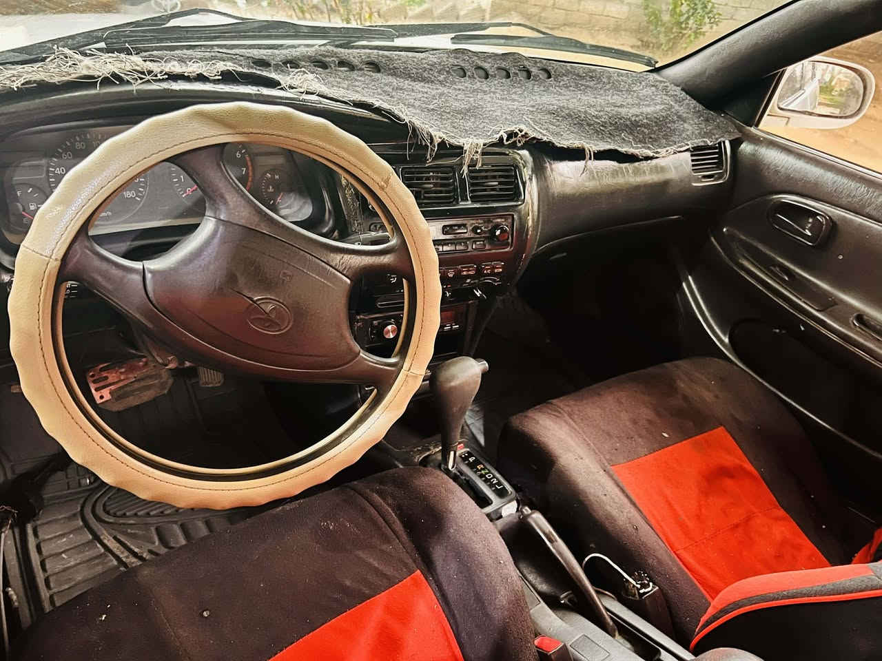 السلام عليكم للبيع كورله كير ومحرك بشرط تبريد شغال تايرات جدد داخله جديد سنويه جديده مشروع وطني شرط الوكاله وتحويل سعره 55 وبيه مجال الاستفسار ***********
