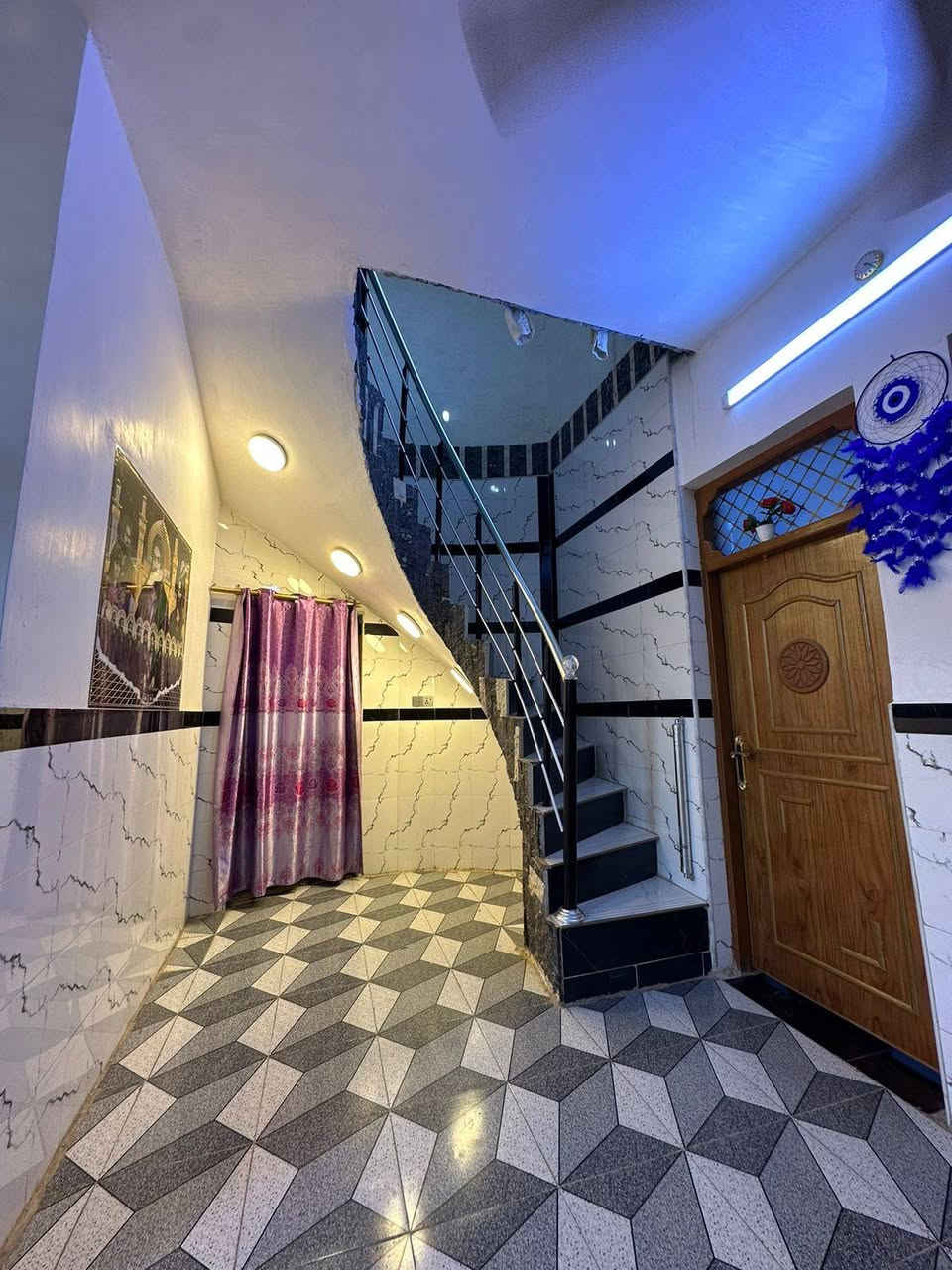 🙋‍♂️بيت100متر فول فول   😲السعر 36وبيه مجل
#يعلن_مكتب_العراق_مقابل_قرية_لغدير_عمود289_مباش

#__مساحه_لبيت_لواحد100متر_مربعه  
#_قريبه_عله_شارع_لعام_كلش 

#بيت_طابو_زراعي_سند25

بناء حديث
غير مسكون
بناء ممتاز جدا 

 عنوان لبيت النجف 
#مقابل_ملحق_قرية_الغدير_مباشر 
يحتوي لبيت على+ غرفه1 +صاله +ستغبال +مطبخ +صحيات بلداخل +وصحيات بلخارج 

***********وتساب
