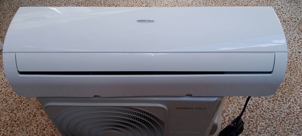 للبيع سبلت جنرال كولد طنين أستعمال قليل السعر 300 مع كامل ملحقات


**إذا كنت صاحب هذا الإعلان وتريد حذفه لأي سبب، رجاءا أرسل رسالة إلى الدعم الفني**