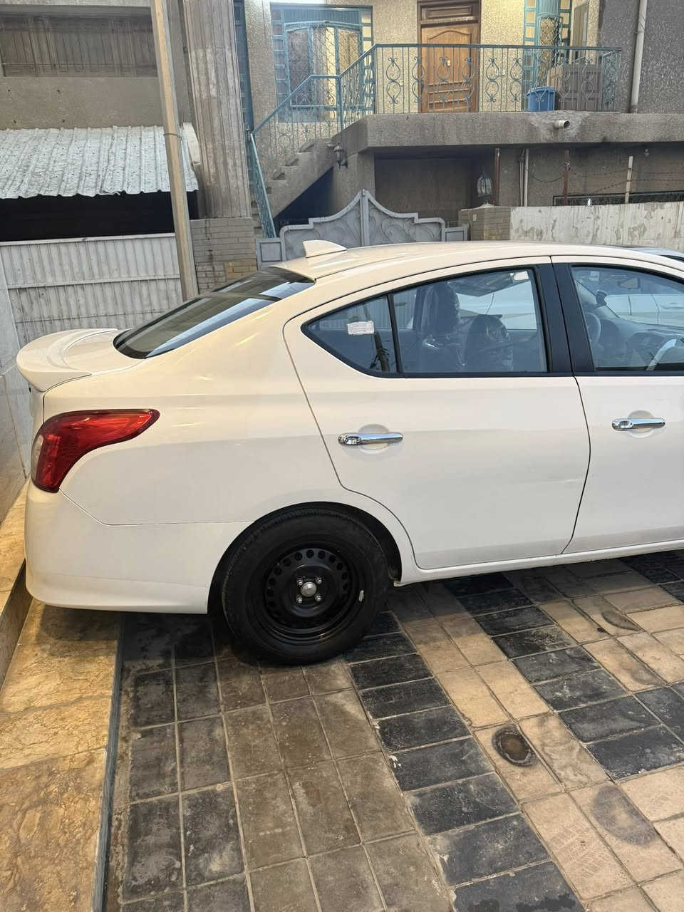 #نيسان_سني
موديل 2024 هندي بليتة زركة 

ماشية 39 الف بيه بارد بالجنة 

وبيهه شخط بالباب مثل مموضح بالصور 

سعرهه 127  وبيها مجال 

مكاني زيونة 

*********** 

ممتواجد على الماسنجر فقط واتساب
