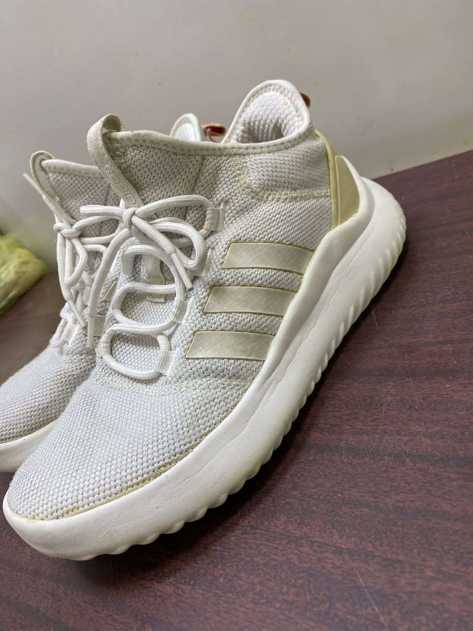 السلام عليكم 
حذاء اديداس باله 
قياس 42/41
سعر 10 الاف 
مكاني بغداد - بلديات 
رقمي ***********
يوجد توصيل 🚚
