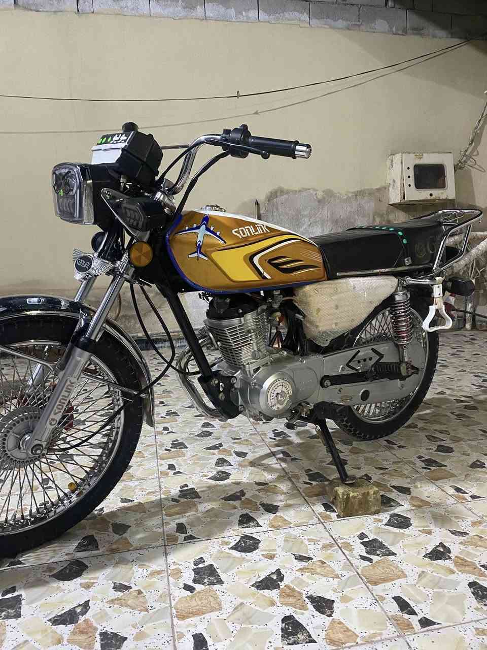 سلام عليكم تايكر موديل 24شكل25للبيع او مراوس حسب القناقه سعر680وبيهه مجال قليل نقصهه بس شاشه ترمش  والباقي كله كامل لرقم***********
/ مكاني ديالى بقعوبه بل رحمه
