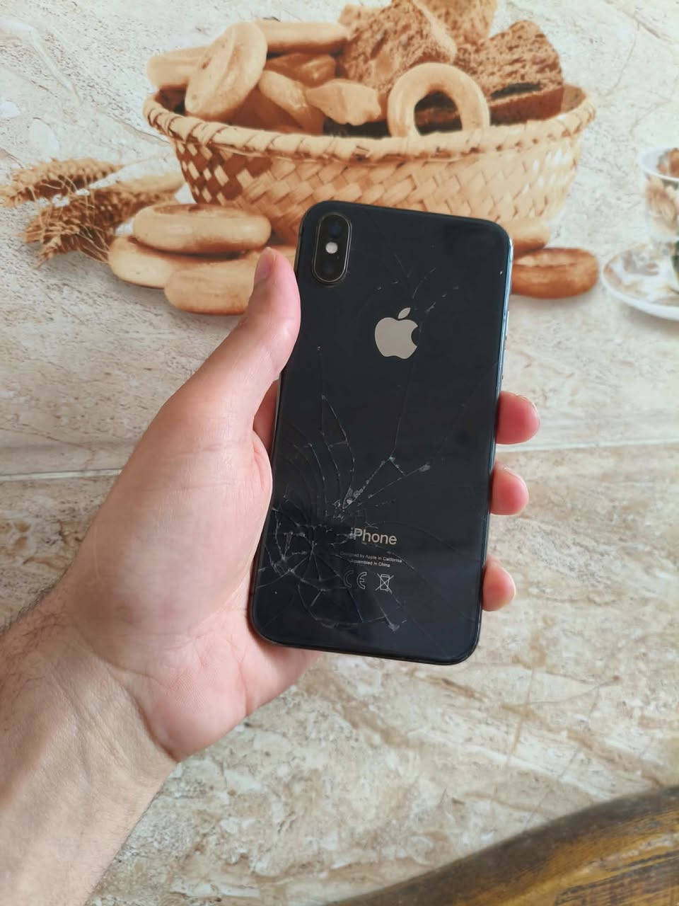 ايفون اكس عادي ذاكرته ٢٥٦ 
شاشه مكسوره والضهر مكسور 
للبيع


**إذا كنت صاحب هذا الإعلان وتريد حذفه لأي سبب، رجاءا أرسل رسالة إلى الدعم الفني**