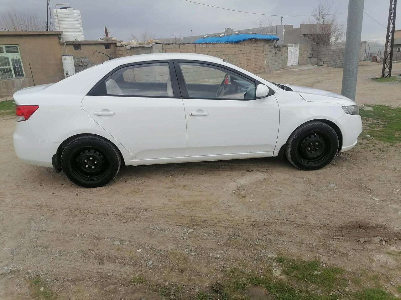 کیای سیراتۆ مۆدێل٢٠١١ گێڕ عادی دەعم و لێدراوی نیە گێڕو مەکینەی بە شەرتی فیتەر  ٦ گێڕ سەنەوی و ڕەقەمی تازەیە  نرخ ٩٩ وەرەقەو کەمێک معامەلە  .لە سلێمانی ژ.م *********** السليمانية, العراق
