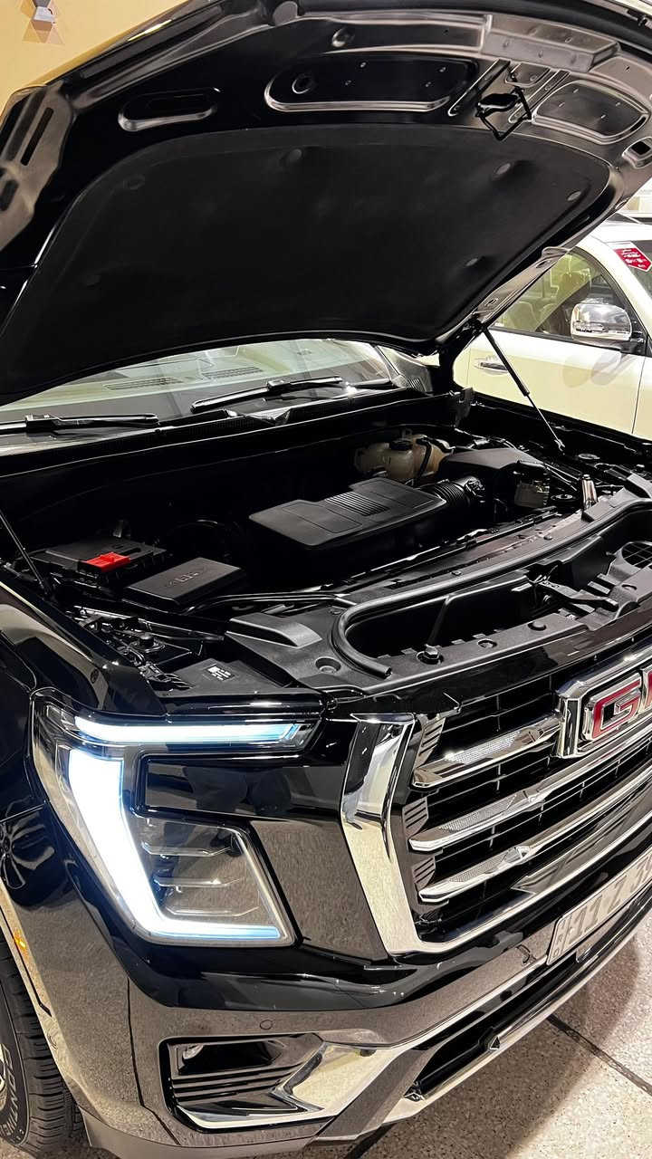 جمسي يوكن الفيشن 2025 خليجي   
كفالة عامة  
مغلفة PPF كاملة
ماشية 25 الف
ويل 20 بلاك   
 حجم المحرك 5.3 V8 
 بصمة  
تشغيل عن بعد                     
مرقم بغداد 
دخول بصمة ذكي 
باب خلفي كهربائي 
مقاعد جلد رصاصي                           
كراسي امامية كهربائية 
ميموري خزن كرسي السائق 
اريل نفكيتر 
حساسات أمامية 
حساسات خلفية 
لايت زينون + LED 
حجم الاطار 20
اشارة في المرايا الجانبية وكهرباء 
‏ABS 
دشبول شاشة ديجيتال 
شاشة Apple Car play 
سماعات سستم صوت شركه BOSE
4 كاميرات 360  
الانارة الداخلية LED  
 مثبت السرعة Cruise 
 المودات والاوامر الصوتية  
مخرج منفذ الطاقة 
فحص نظام السيارة 
تجاوي متحركة 
مثبت مقعد الطفل ISOFIX 
3 قطع تبريد 
أوضاع القيادة Drive Mode 
أوتو هولد Auto Hold 
نظام مانع الانزلاق 
حاملات الأكواب 
***********
 
العنوان : بغداد- الرصافة - معارض النهضة - 
 ( الفرع الثالث )
