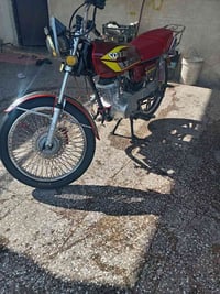 للبيع موديل 24 اربعه كير وراق اصولي مكينه خرسه مامفتوحه فقط بيه لاسيتك...