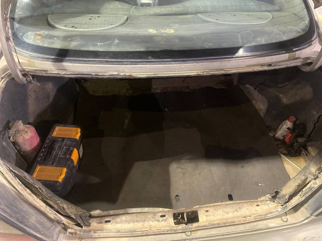 دايو للبيع مديل 2001
رقم صلاح الدين الماني سنويه لل 30 بسمي 
محرك شرط كير شرط 
كهربائيات كلها شغاله 
تخم تاير صدر قبل شهر شديته 
السياره بلاديه  واحلا من الصوره شرط ماتحط عليها ربع 
مكان السياره صلاح الدين تكريت 
السعر 27 وبيها مجال للطيبين 
***********
