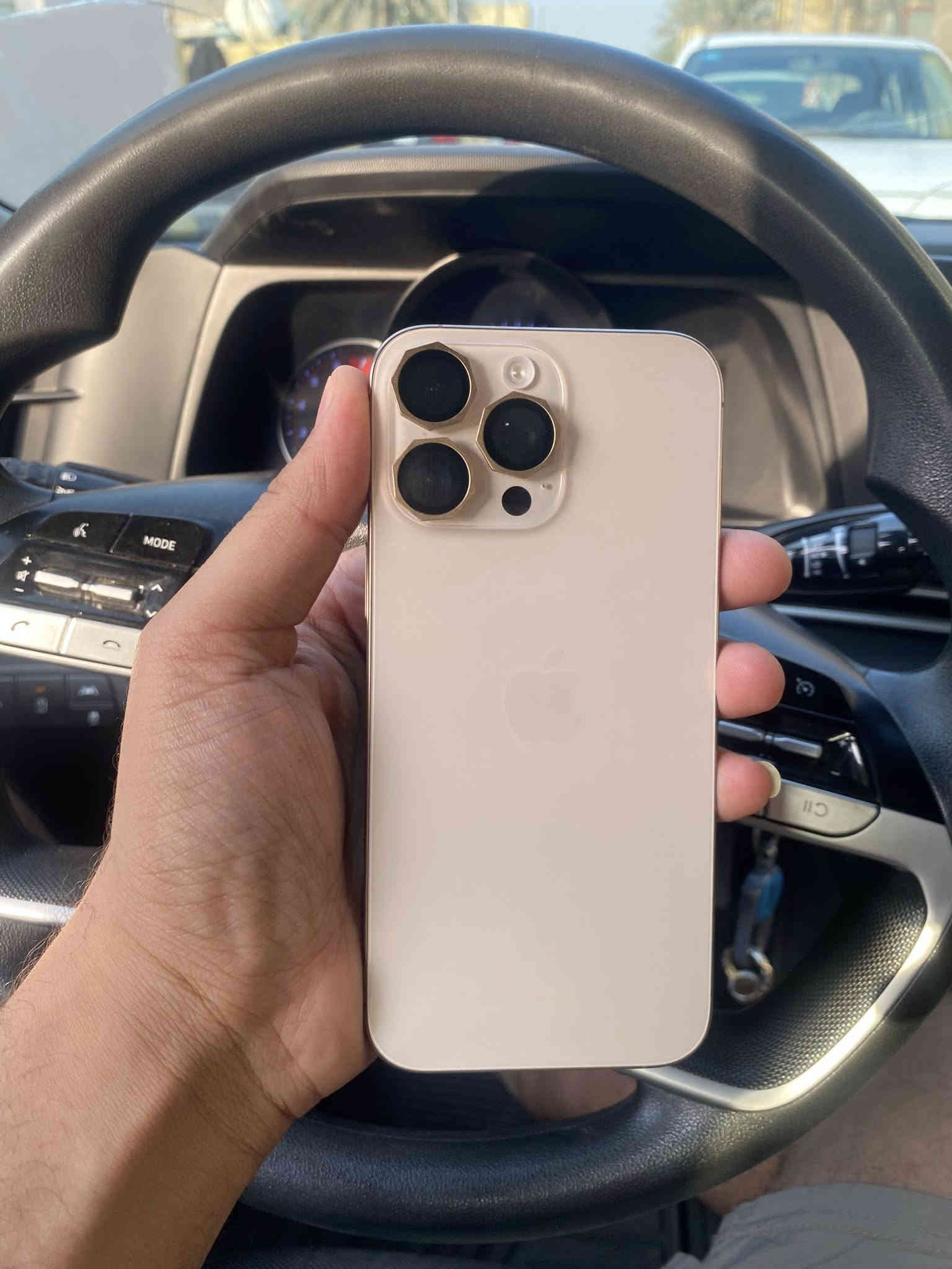 ايفون 16 برو ماكس نضافه فول شخط ماابي كل معلومات بصور مكاني عبيدي سعر  مليون و500 بي مجال بسيط
***********
