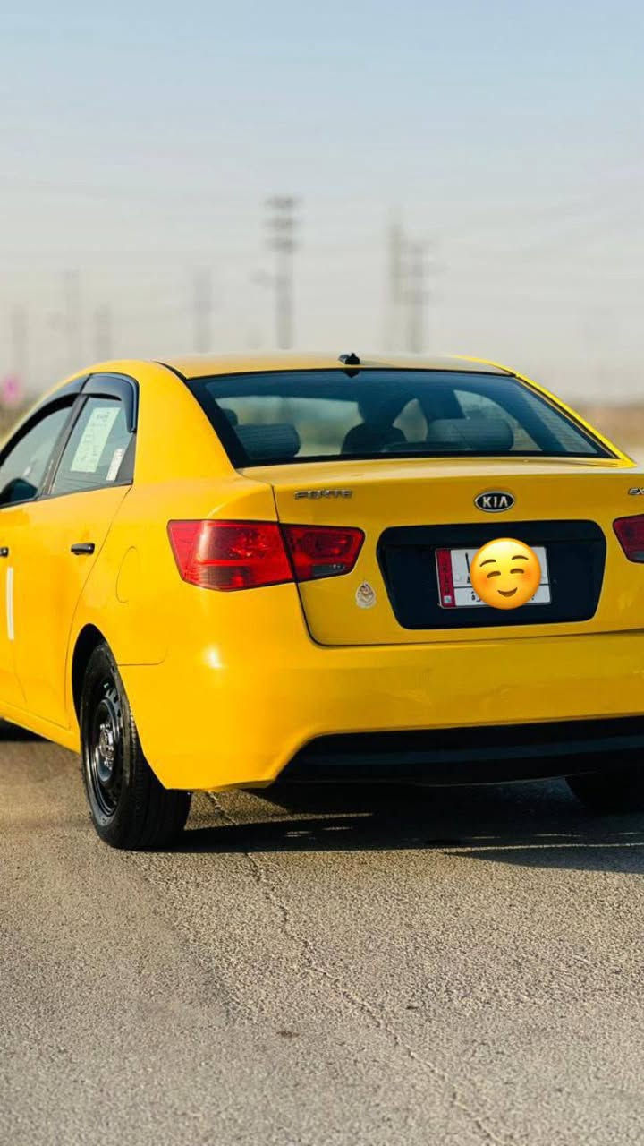 سلام عليكم. سيارة فورتي. 2011.   كفالة عامة.   عدة الجاملغ الخلفي.  فقط. سيارة خير  من الله    مكينة 2000دوش.  تدفة وتبريد. خير من الله. سيارة حلوة ونضيفة. تخم تاير جديد.  صبغتهة جديدة.    سيارة امريكية فقط جاملغ خلفي بدون دواخل.   مكفولة الغود وشواصي مكان السيارة بغداد.  السعر.   92.  وبيهة جمال    شي قليل.  ***********
سيارة فول مواصفات 
عدة. بنرامة 
فقط متواجد وتساب
