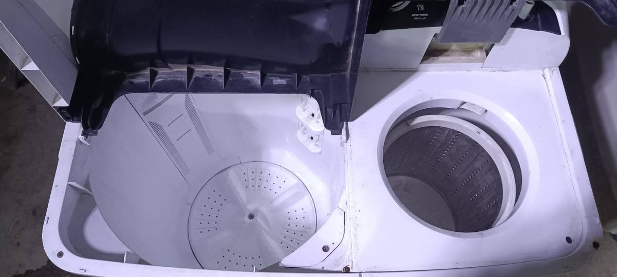 غساله شغاله جاهزه السعر 70 بيه مجال قليل الحجم عشره كيلو حي شهداء بصف جامع المرسلين ***********/***********
