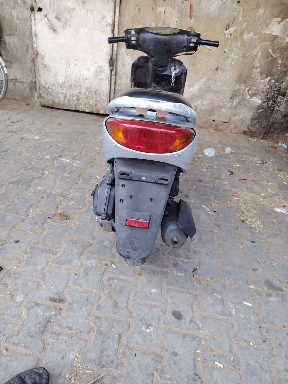 السلام عليكم دراجه بريز رمبه مكينه تخبل نكره سلف اي نقص مابيه سعر ٨٥٠ وبيها مجال مكاني بغداد الاعظميه رقمي ***********
