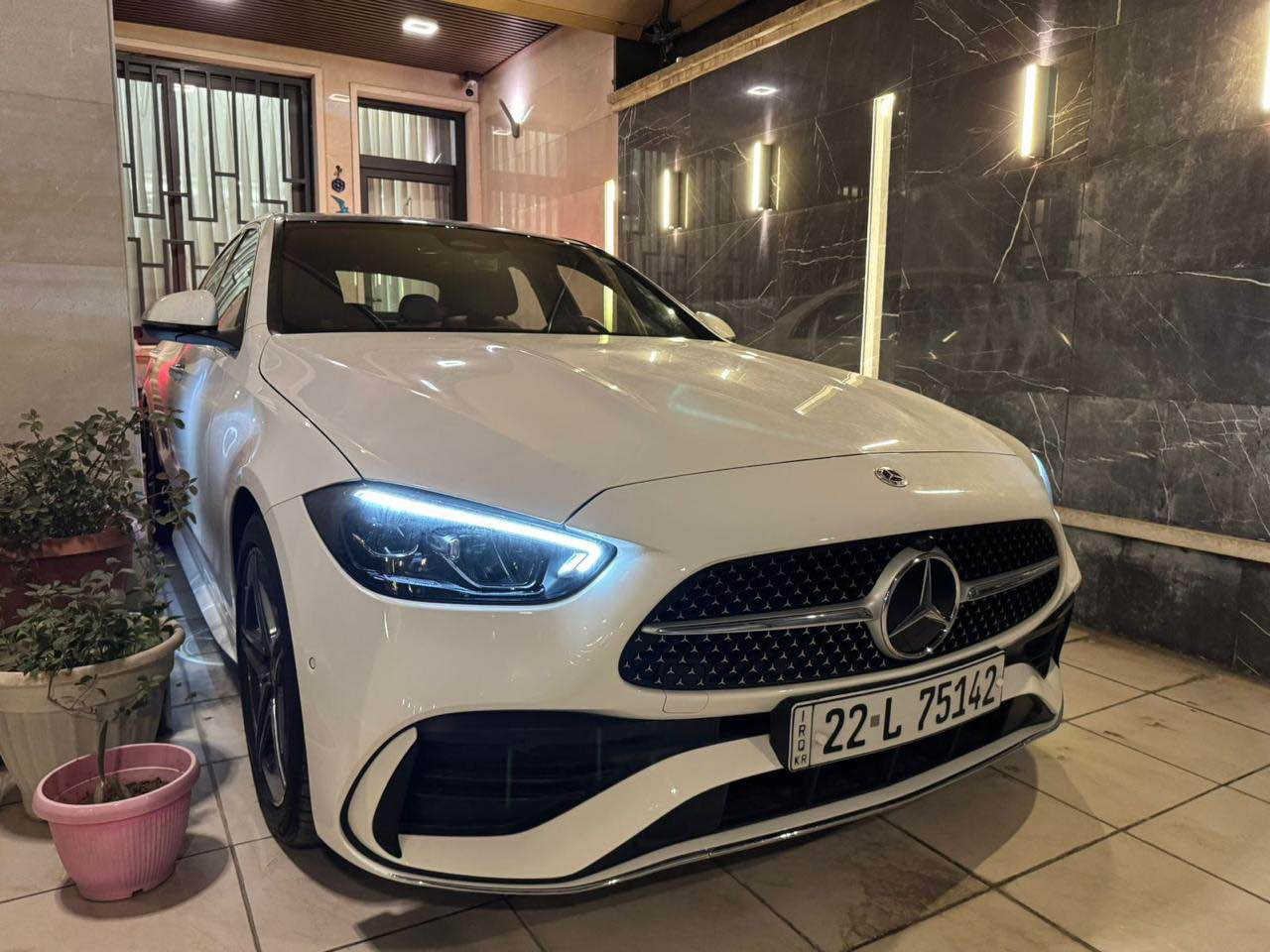 Mercedes-Benz C200 AMG 2023
🔹 فول مواصفات –نسخة AMG ضمان الوكالة BCM 

✨ أبرز المواصفات:
 • بانوراما
 • داخلية جلد (تدفئة + تبريد)
 • كشنات كهربائية
 • شاشة iPad + شاشة Digital
 • تحكم لمس كامل
 • 5 كاميرات محيطية
 • إنارة LED أمامية
 • ويل 18 AMG
 • مرايا شفط كهربائية
 • جناح كهرباء

📊 التفاصيل:
 • ماشية: 11,000 كم فقط
 • كفالة عامة
بعدها بالنسبة ضمان 
رقم اربيل بأسمي 

💰 السعر: 46,000$ (بيه مجال بسيط)
📍 الموقع: الجادرية
📞 للاتصال: [***********] بغداد, العراق
