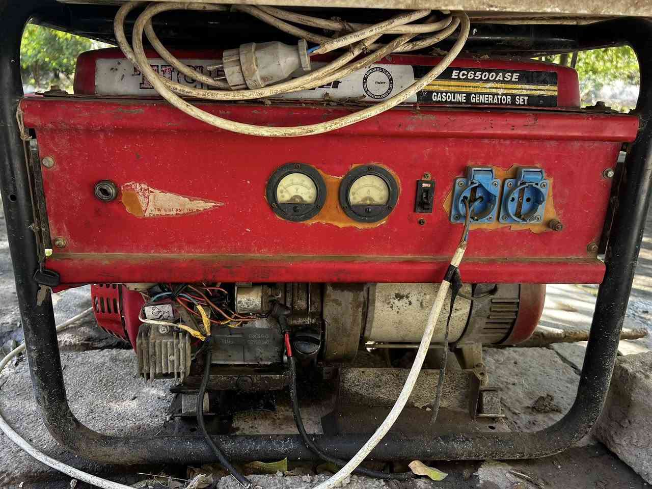 السلام عليكم مولدات للبيع واحد 6500 kv شغال سلف والثاني  4500kv  شغالات للاستفسار الاتصال على الرقم ***********
