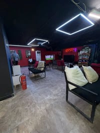 السلام وعليكم قاعة حاسبات (للبيع) نييت وورك متكاملة وجاهزة وشغالة اريد...