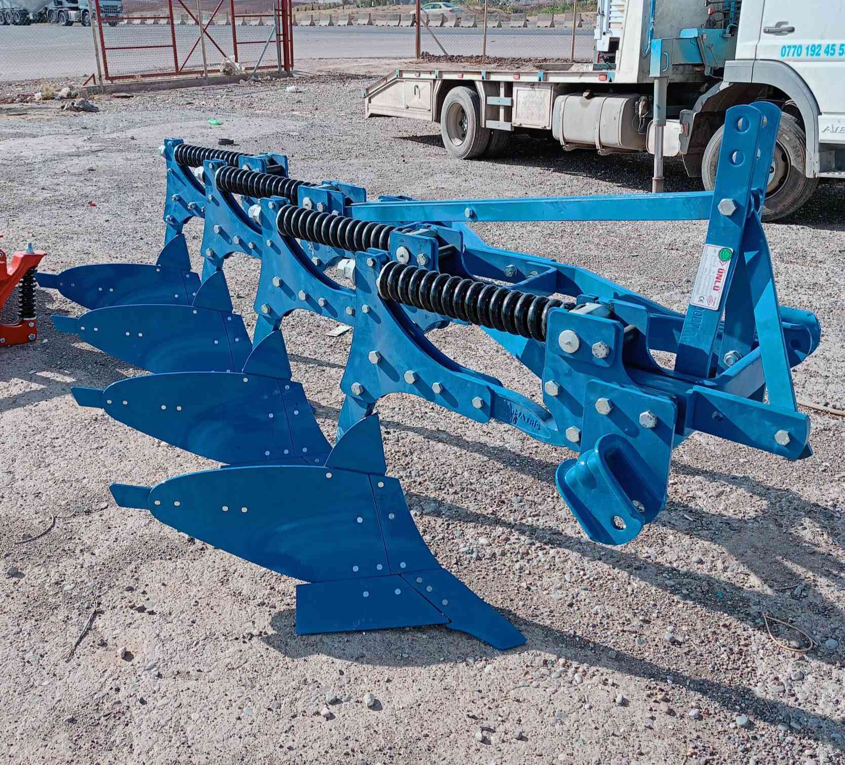 بسم الله رحمان رحيم ..  ( 2026 )
پێشانگای کشتوکاڵی حاجی رەفعت   چەمچەماڵ 
  هەموو جۆرە گاسنێکی  فاو  بەردەستە  
***********   --    ***********
