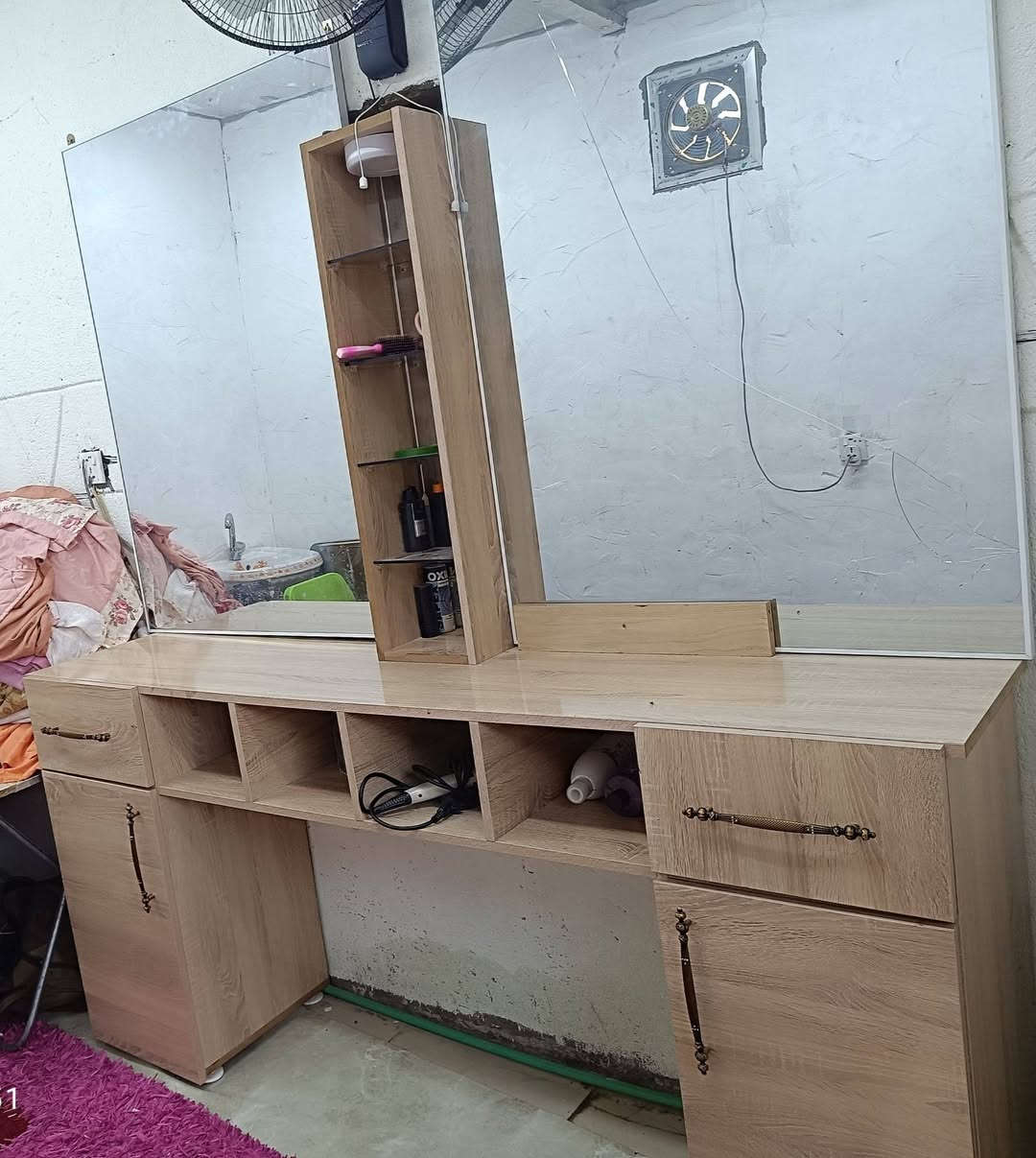 ميز حلاقه نظيف جدا ما صار شهر من سويتهMDF ملبّس ميلامين  تفصال ثكيل سعر 300  (البصره )


**إذا كنت صاحب هذا الإعلان وتريد حذفه لأي سبب، رجاءا أرسل رسالة إلى الدعم الفني**