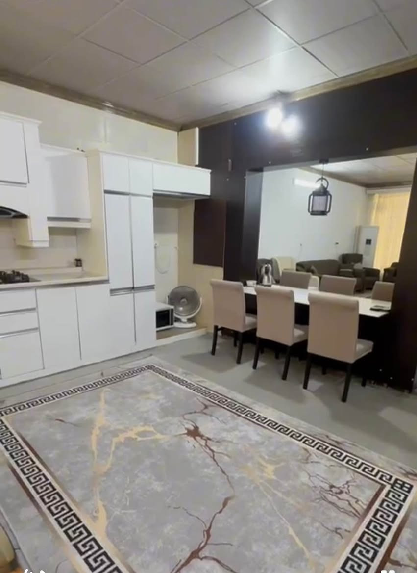 خانووى  150 متر دوو قات و ژئر زه مين
پئك دئت له : ژئر زه مين ، ژوورئكى گه وره و هول ، 
                       حمام و مرافق ، شوئنى مطبخ
طابقى يه كه م : ژورئكى گه وره و مطبخ و حمام و
                           مرافق .
طابقئ دووئ : 3 ژورى نووستن و به له كون و
                         حمامات . به يتونه .
ده كه وئته: هه ولئر ، به حركه ، مجمع مزوري ، 
        فه رعئ ره وزئ ، سئيه م خاني له 20 ى مجمع 
خانووئكى تا بلئى خاوين و جوانه نزيك مه دره سه و ره وزه و بازاره مالى دؤسته .

سعرى :                  950 ورق و مجال
په يوه ندى :          ***********

بيت          150 متر طابقين و طابق تحت الارض
يتكون من : طابق تحت الأرض ، غرف كبير وهول 
                   و حمامات.
طابق الأول : غرفه كبيره و مطبخ و حمامات 
طابق الثاني: 3 غرف نوم و حمامات و بيتونه 
بيت نظيف و مكان راقي قريب للمدرسه و روضة 
       الأطفال و السوق .

سعر.                950 ورق و مجال
للاتصال.           *********** أربيل, العراق
