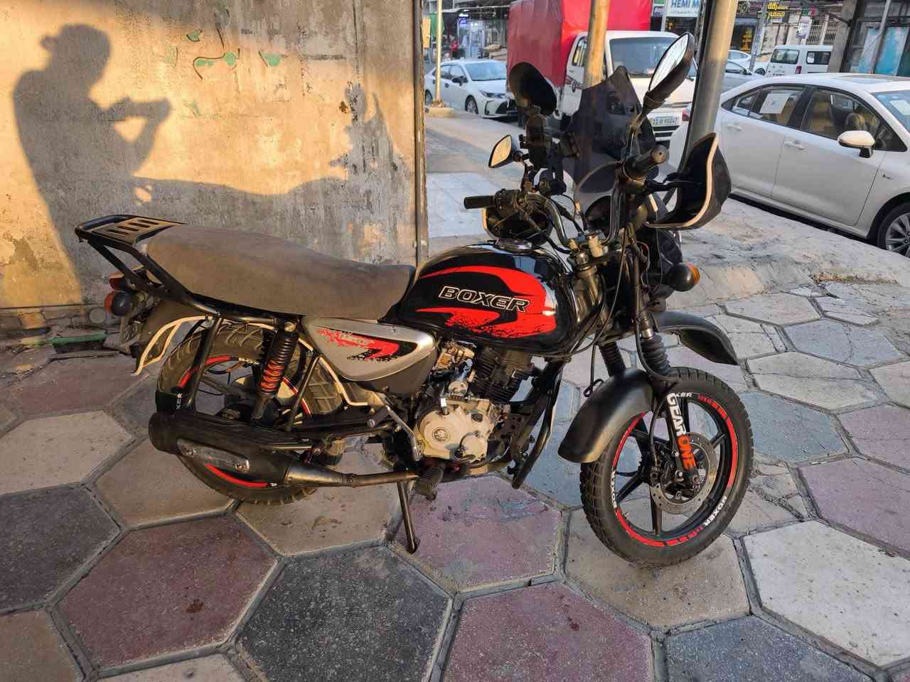سلام عليكم
بوكسر موديل ٢١
دراجه نضيفه ماشتغل بيه دلفري حاطه بل بيت 
نقص بس بيه صوت جواكيج   
امرقمه بغداد انكليزي بسمي تحويل ثاني يوم
مكان بغداد البياع ***********
سعر مطلوب ١٨٥٠ 
لوحات اثنين
