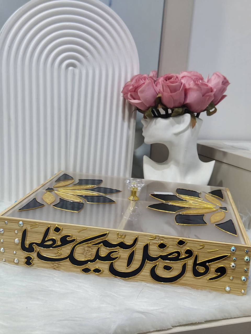 أقدّم رسم يدوي مميز على الزجاج حسب الطلب 🎨
قطع فريدة، تفاصيل ناعمة، وشغل كله ذوق وحب ❤️
✔️ يصلح للهدايا
✔️ زينة للبيت أو المكتب
✔️ تصميم حسب ذوقك (أسماء – عبارات – رسومات خاصة)
إذا تحبين شي مختلف ويعيش وياج، هذا شغلي 👌
📩 للتواصل والطلبات راسليني خاص
📸 تابعي الصفحة حتى تشوفين كل جديد


**إذا كنت صاحب هذا الإعلان وتريد حذفه لأي سبب، رجاءا أرسل رسالة إلى الدعم الفني**