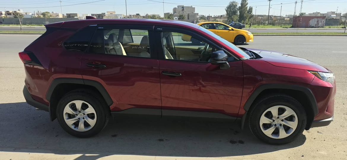 سلام عليكم تيوتا راف فور 2022 وارد امريكي مواصفات LE رقم اربيل و سنوية جديدة 
ماشيه 37 الف 
تبريد قطعتين 
تبريد  بيانو 
-تحكم ستيرن 
-شاشه جبيره 
-انضمه قياده ايكو وسبورت 
-مانع انزلاق 
-داخل اصفر
-كامره خلفيه
-تحديد مسار
-لايت عدسات زون 
-بلوجكتر زنون 
-رادار امامي
السياره بدون صبغ بدون صبغ 
بيها بارد بالبنيد وشويه تعديل بالباب والجاملغ
ايرباكات طاكه مرجعه سستم 
السعر 220$
رقم الشاصي موجود بالمنشور 
للاستفسار 
***********
مكان السياره كركوك كركوك, العراق
