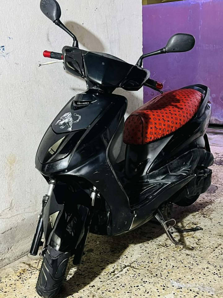 سلام عليكم للبيع او للمراوس دراجه مثل مموضحه بصوره مبدل بيها ولفات نكره بكل وقت جاهزه كامله مكان بغداد ا لحريه او دولعي لاستفسار ***********
