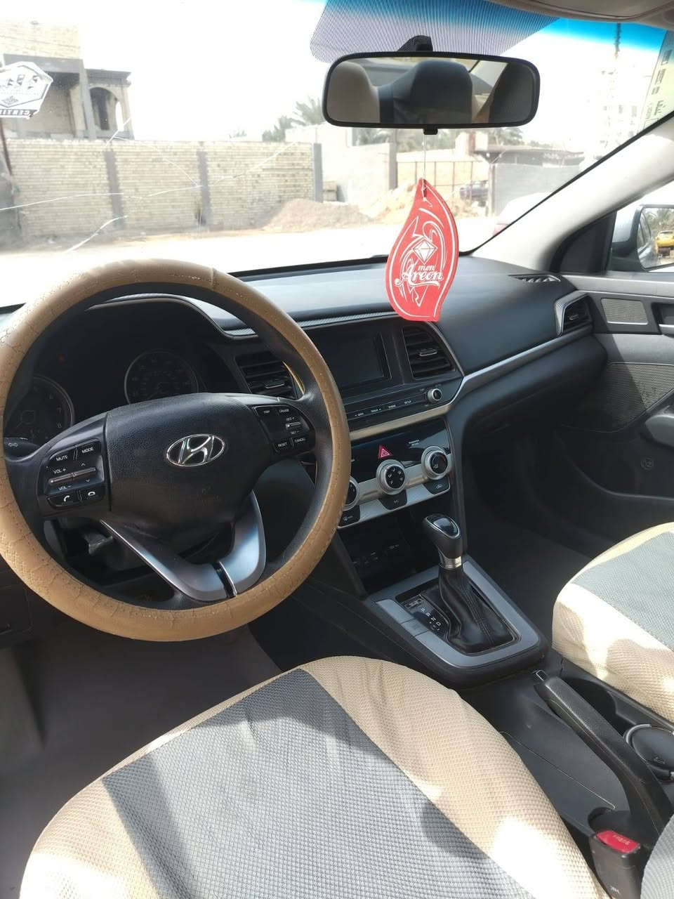 سلام عليكم النترا موديل 2019 وارد امريكي حادثها جاملغ وبنيد بدون دواخل بيها بين البابين بارد ولا جاملغ الايسر الخلفي بارد سياره كير محرك تبريد كفاله كير ATالمرغوب سياره لون فيلي رقمها اربيل تريد تحويل تريد وكاله سياره مكانهت بل حله سياحي سعرها 120 وبيها مجال رقم الهاتف ***********
***********
