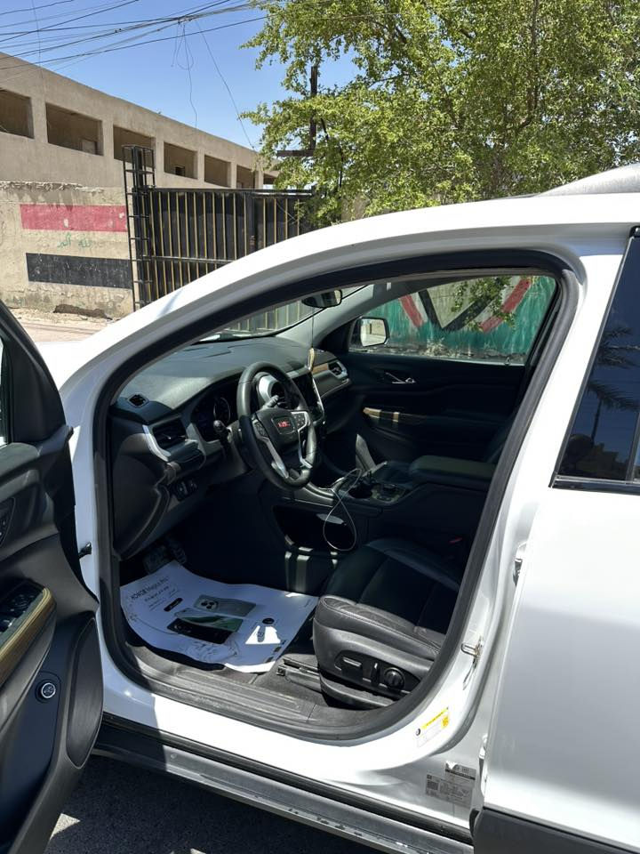 السلام عليكم
جي ام سي اكاديا موديل 2023 وارد امريكي 
Sle
4 سلندر 2000 تيربو 
فور ويل 
فتحتين بالقمارة 
حساسات امامي خلفي 
رادارات 
تحديد مسار 
تدفئة بالكشنات 
كشنات جلد 
كشنات منفصل 
تبريد 3قطع 
جنطة كهرباء 
ماشية 35الف ميل 
كشنات كهرباء 
تبريد منفصل 
تبديل قطعه نفس اللون وصبغ قطعتين 
مكاني بغداد 
السعر 195وبيها مجال بسيط 
مرقم بغداد وبأسمي سنوية وهزه كلة جديد 
رقم الشاصي موجود بالصور 
***********
