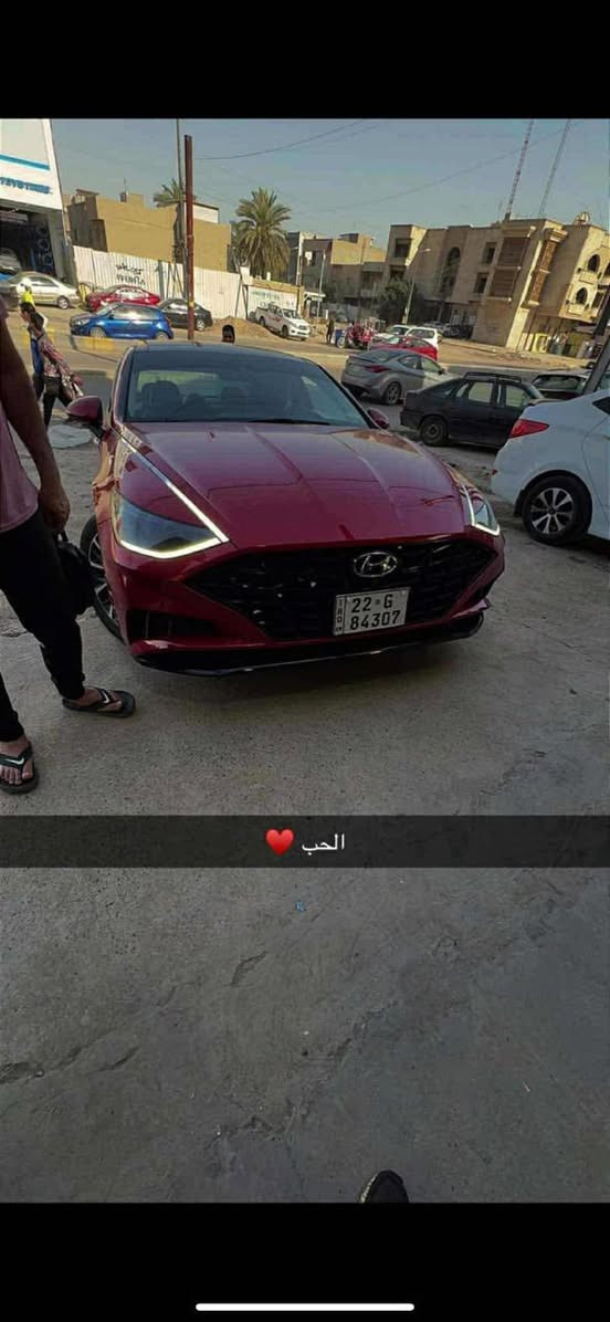 هونداي سوناتا الفئة لمتدد فول 1/1
الموديل : 2021  فول فول مواصفات 

اللون :احمر
اللوحة :مرقم اربيل
نوع الحادث : سليم (كلين تايتل)

بل عراق صار بيها قطعتين صبغ فقط بدون دواخل 
__________________________
الــمــواصــفـــات :-
⚫️ - محرك 4 ١٦٠٠ تيربو
🔴 - كشنات جلد 
⚫️ - 4كاميرات محيطيه
🔴 - شاشة كبيرة 
⚫️ - تبريد قطعتين امامي خلفي
🔴 - سستم صوت متكامل 12 سماعة (BOS)
⚫️ - بصمة  تشغيل وابواب 
🔴- كشنات كهرباء  
⚫️- حساس امامي خلفي عدد 12 
🔴- كشنات تدفئة تبريد 
⚫️ -شاحن لاسلكي
🔴 عداد ديجتل   
⚫️- سايد بريك بصمة
🔴- درايف مود (5 انظمة قيادة)   
⚫️- رادار جانبي - رادار امامي 
🔴- بانوراما 
⚫️- تشغيل عن بعد 
🔴- نظام ركن السيارة عن بعد من خلال بصمة السيارة  
🔴- كير دكم
ماشيه 62

السعر 157$

رقم الموبايل ***********
