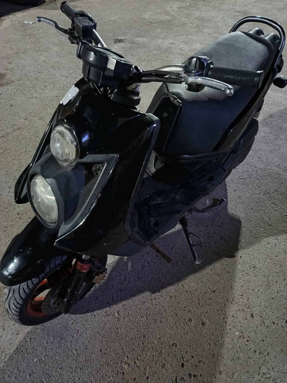 سكنس جبلي مديل 14
كل نقص ما بيه مثل ما موضح بل صوره اوراق كامله 
كلشي بيه شغال
قفل جنطه
قفل ستيرن
قفل جوزه
دبلات شغاله 
تايرات جديده
دهن جديد
عارضه 950 بيه مجال قليل
متواجد كل وقت ***********مكاني بغداد شعب
