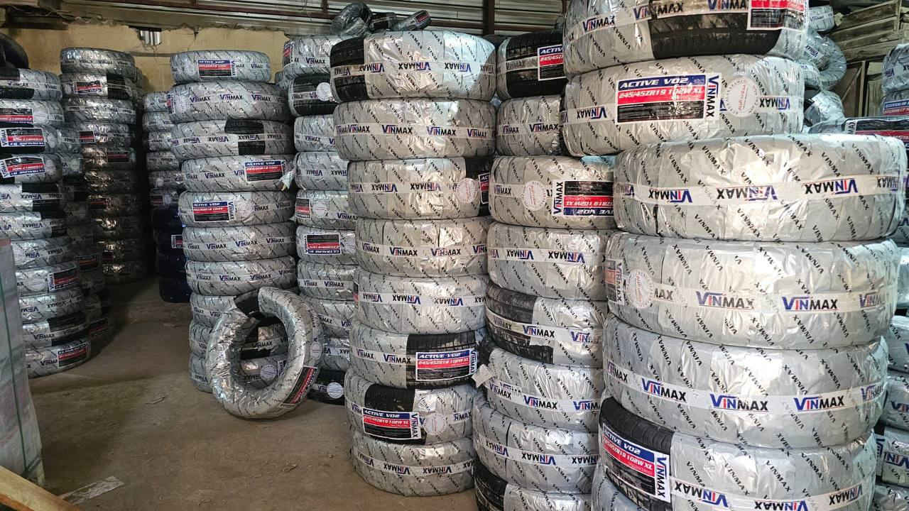 🎉 بمناسبة السنة الجديدة.
اقوة اسعار الجملة 
🔧 إطارات VINMAX –  إنتاج 2025 
💥 أسعار خاصة على القياسات التالية:
▪️ 215/65/16
▪️ 215/70/16
▪️ 225/60/17
▪️ 225/65/17
▪️ 225/55/18
▪️ 225/60/18
▪️ 235/55/18
▪️ 235/60/18
▪️ 265/60/18
▪️ 235/40/19
▪️ 235/55/19
📦 البيع جملة فقط
⏳ الكميات محدودة
📞 للمراسلة والاستفسار:
0778 003 8004
