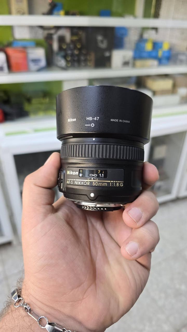 نيكون نضافه 100% كامل ملحقات 
D610 +50m F1.8G
سعره كامل800الف 
كامره وعدسه بيع كامل شتره 6k ✅️
مكاني بابل 
***********
***********
