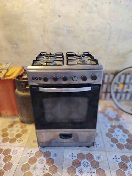 السلام عليكم طباغ اربعه عيون شغال كامل فرن شغال فوك وجوة السعر ١٠٠ وبي مجال الجامة موجودة  المكان ديوانية حي العسكري ٣ يم المصتوصف الرقم*********** ومتوفر واتساب
