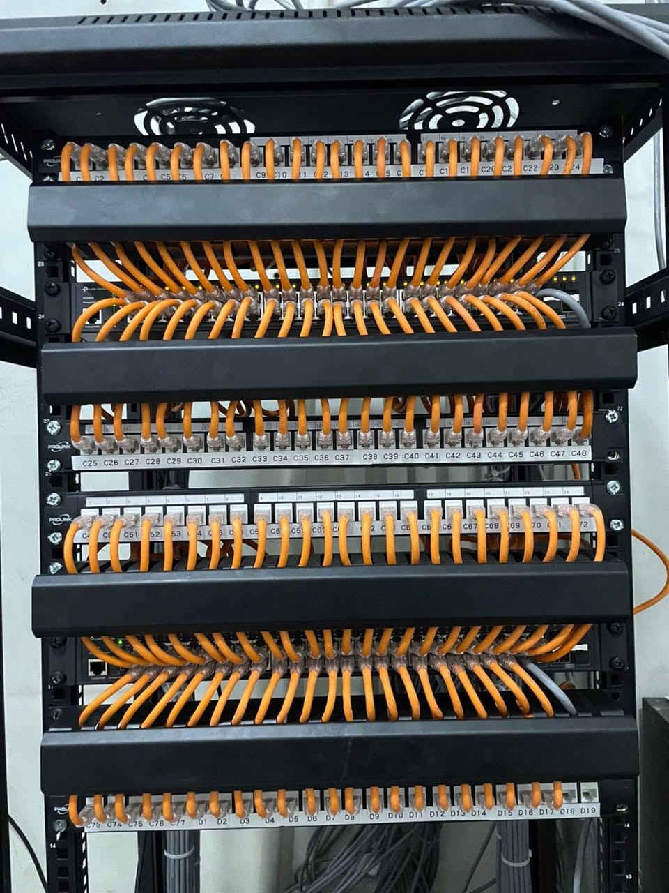 🔹 Future Land Company 🔹
خبرة أكثر من 5 سنوات في تقديم الحلول التقنية للمنازل والشركات والمؤسسات

نقدّم خدمات متكاملة تشمل:

✅ تجهيز وتنصيب وصيانة كاميرات المراقبة بجميع أنواعها (داخلية وخارجية – IP & Analog)
✅ إنشاء غرف سيطرة مركزية مع إمكانية نقل الصورة لمسافات بعيدة
✅ أجهزة البصمة وتنظيم حضور وانصراف الموظفين
✅ أنظمة الأقفال الذكية (Smart Locks) لجميع أنواع الأبواب
✅ حلول فعالة لمشاكل الإنترنت والشبكات في المشاريع والمؤسسات
✅ تركيب وصيانة أنظمة IP Phone للفنادق والشركات
✅ تنصيب كاميرات PTZ المتحركة بدقة عالية
✅ منظومات الصوت المركزية للمؤسسات والمراكز التعليمية

📍 نخدم:
المنازل – الشركات – المحلات – المدارس – المعامل – المشاريع – الدوائر الحكومية

🔧 فريق هندسي وفني متخصص
📦 ضمان حقيقي وخدمة ما بعد البيع
💡 معتمدون على أفضل الأنظمة العالمية:
Dahua – Hikvision – UNV – HiLook – وغيرها

 للتواصل:

📞 ***********

📸 نوثق أعمالنا على صفحتنا، تابعونا للمزيد من المشاريع والمعلومات التقنية.
🚀 مستعدون لتلبية طلباتكم داخل بغداد وجميع المحافظات.

#المستقبل #حلول_ذكية #كاميرات_مراقبة #شبكات #أنظمة_بصمة #IP_Phone #PTZ #أنظمة_أمان #CCTV_Iraq #Dahua #Hikvision #Iraq_Technology
